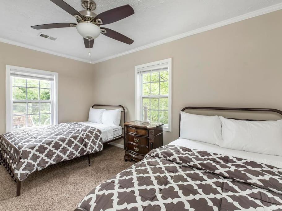 Gorgeous East Village Home Near Downtown Sleeps 12 5 Bedrooms Coffee Bbq Ac Parking Atlanta Bagian luar foto