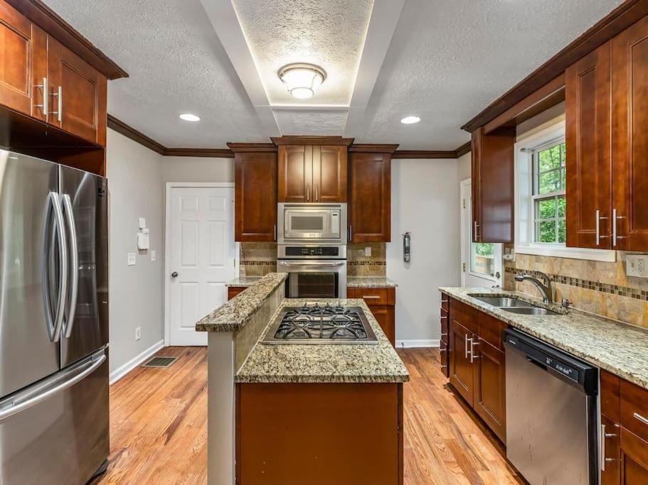 Gorgeous East Village Home Near Downtown Sleeps 12 5 Bedrooms Coffee Bbq Ac Parking Atlanta Bagian luar foto
